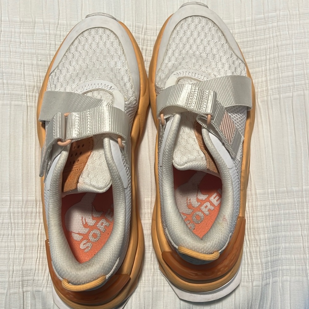 Sorel sneaker size 5
